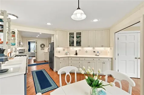 142 Ferry Road Bristol RI 02809