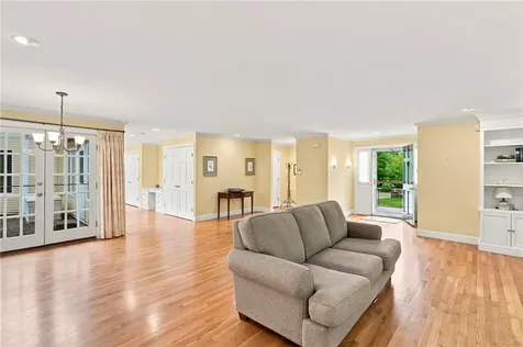 142 Ferry Road Bristol RI 02809