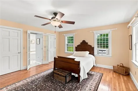 142 Ferry Road Bristol RI 02809