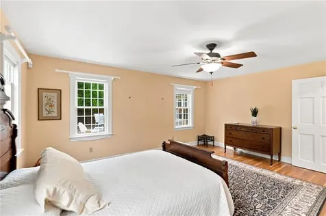 142 Ferry Road Bristol RI 02809