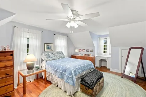 142 Ferry Road Bristol RI 02809