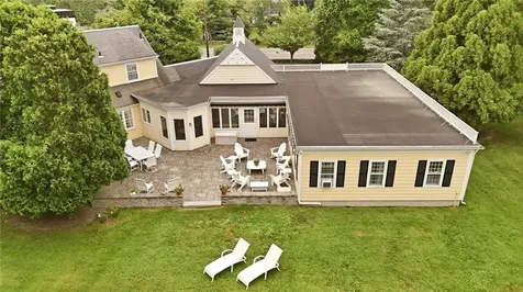 142 Ferry Road Bristol RI 02809