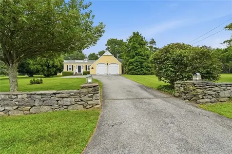 142 Ferry Road Bristol RI 02809