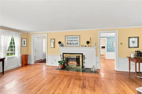 142 Ferry Road Bristol RI 02809