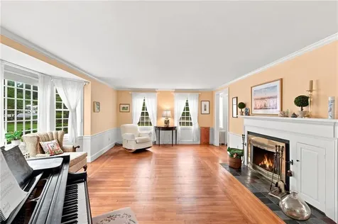 142 Ferry Road Bristol RI 02809