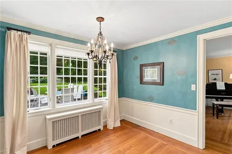 142 Ferry Road Bristol RI 02809