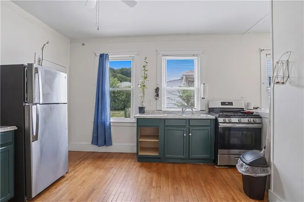 33 Prudence Street Providence RI 02909