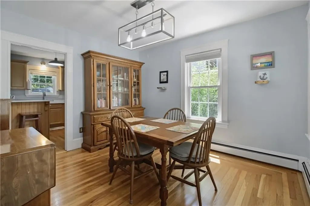 19 Cold Spring Street Providence RI 02906