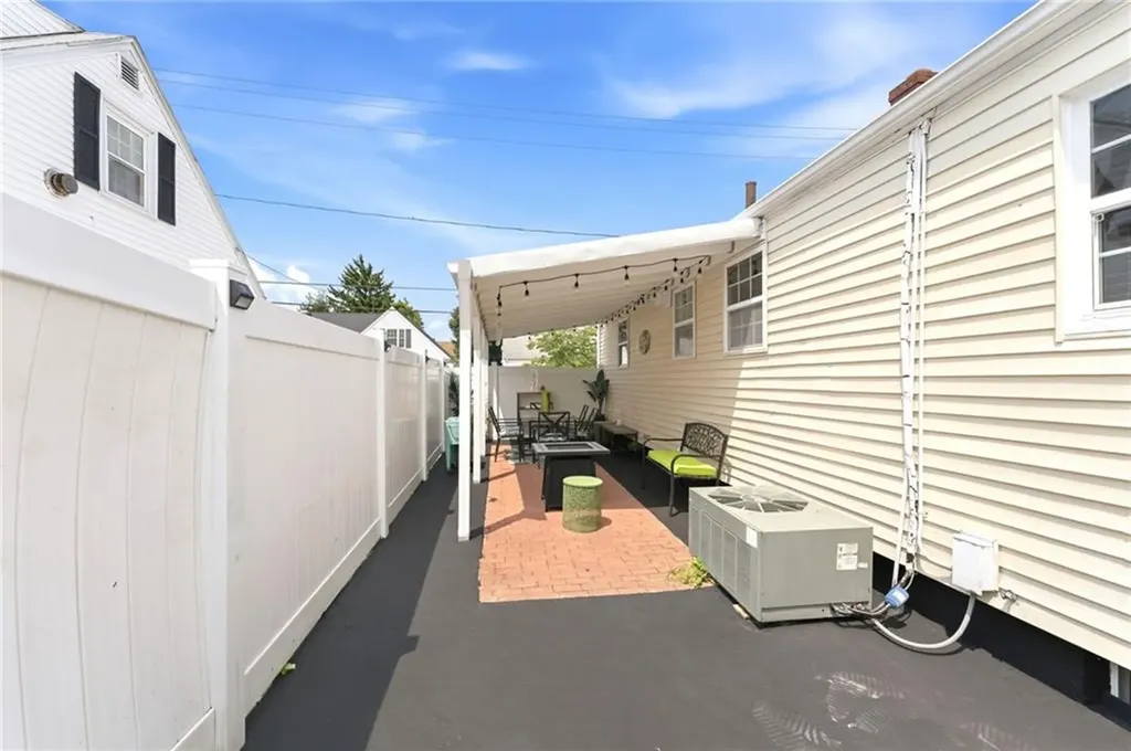 11 Gilmore Street Pawtucket RI 02861