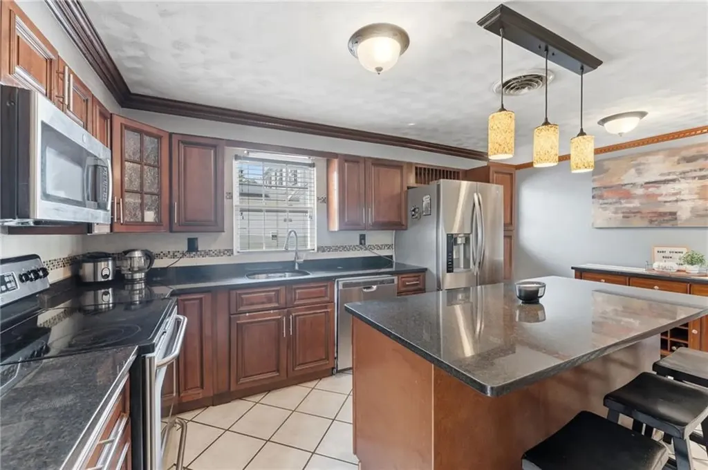 11 Gilmore Street Pawtucket RI 02861