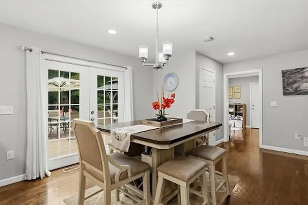 51 Bouchard Lane Tiverton RI 02878