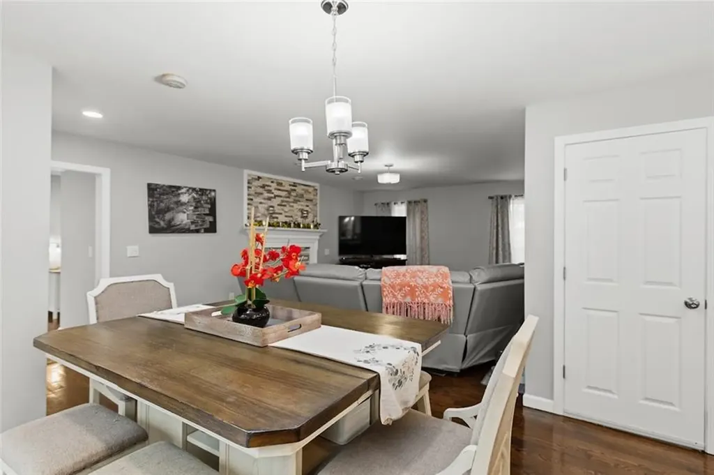 51 Bouchard Lane Tiverton RI 02878