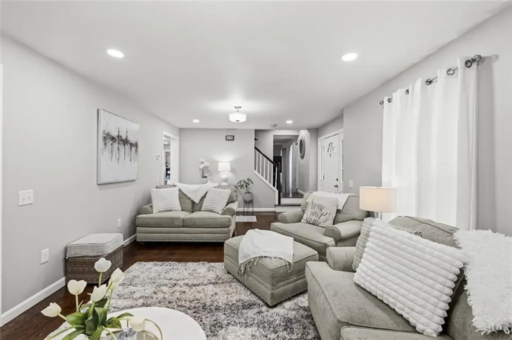 51 Bouchard Lane Tiverton RI 02878