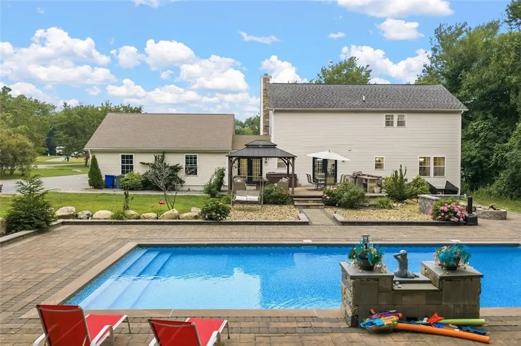 51 Bouchard Lane Tiverton RI 02878