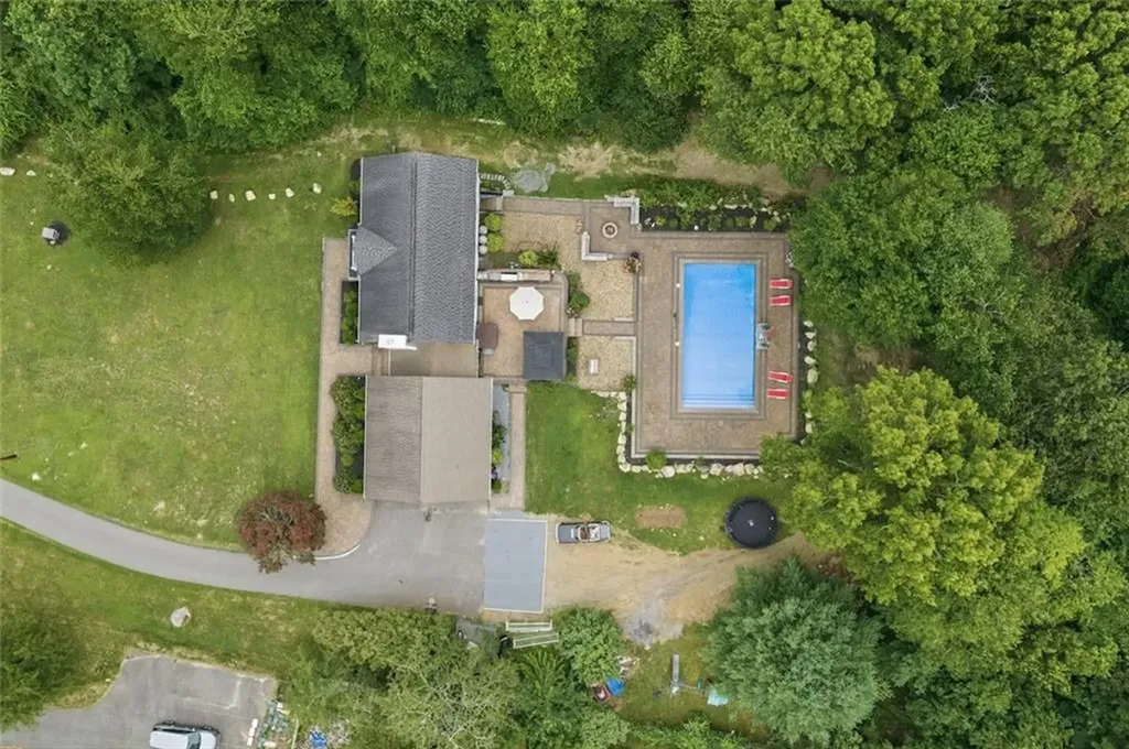 51 Bouchard Lane Tiverton RI 02878