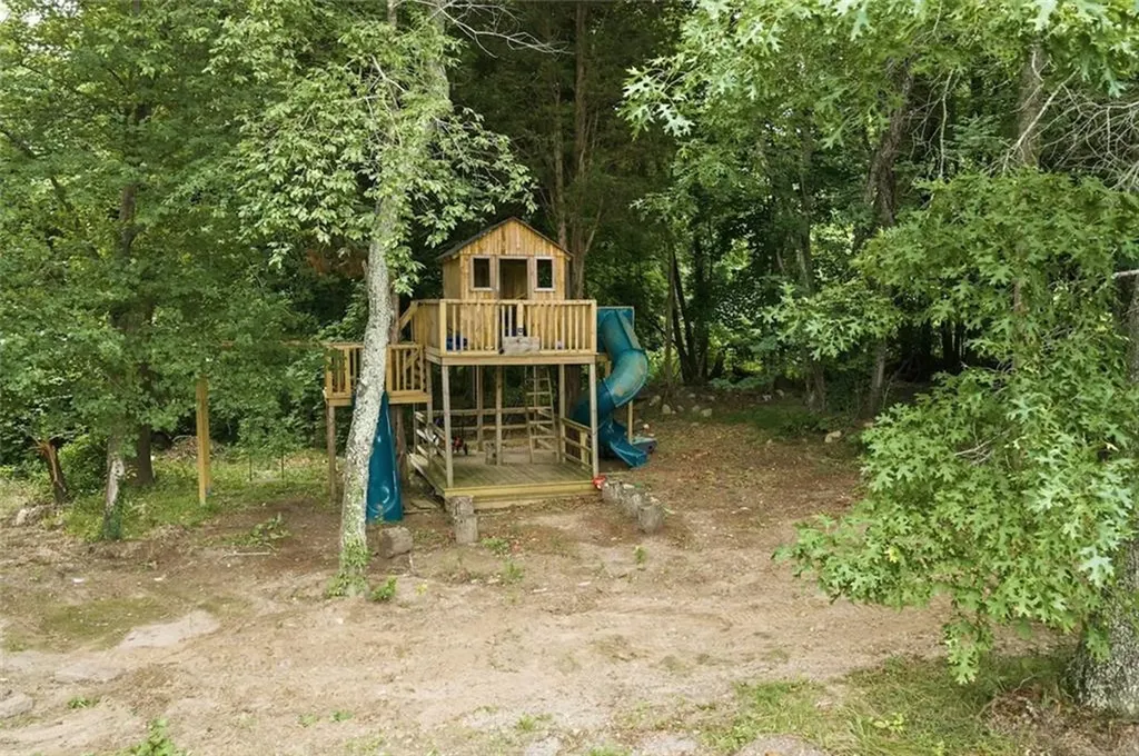 51 Bouchard Lane Tiverton RI 02878