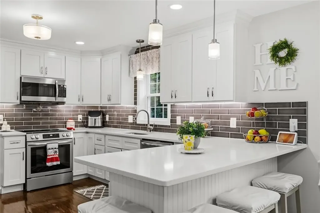 51 Bouchard Lane Tiverton RI 02878