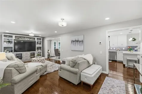 51 Bouchard Lane Tiverton RI 02878
