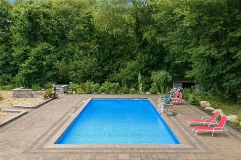 51 Bouchard Lane Tiverton RI 02878
