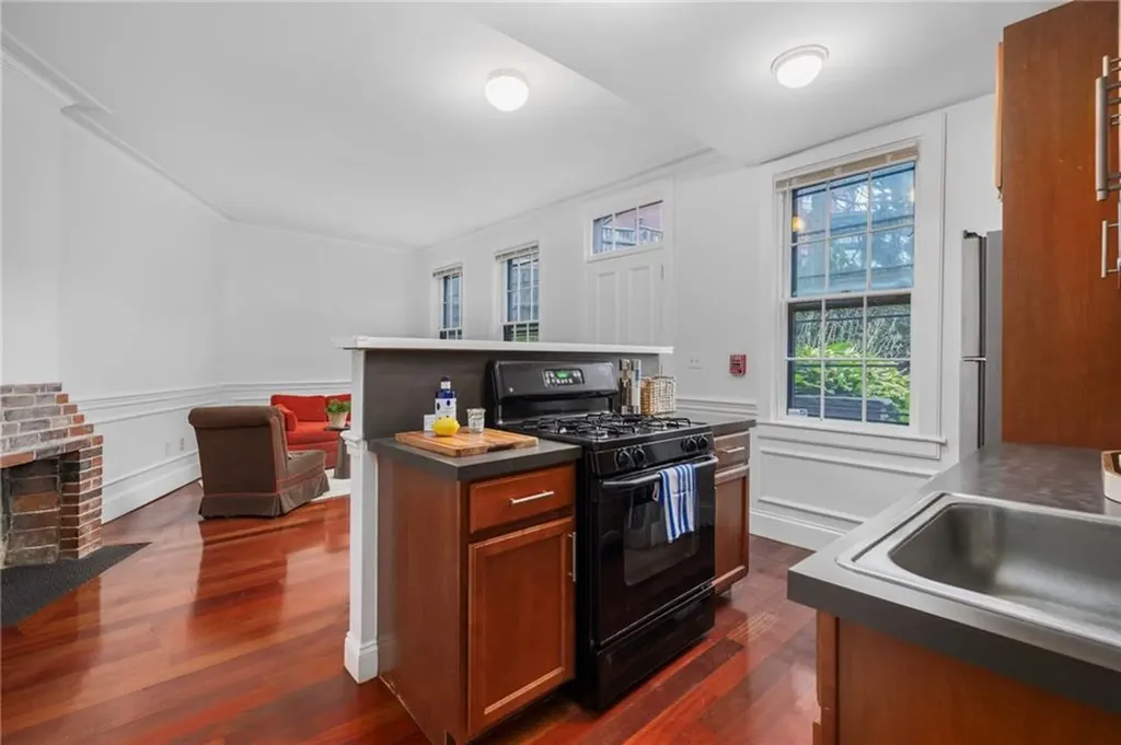283 E Benefit Street Providence RI 02903