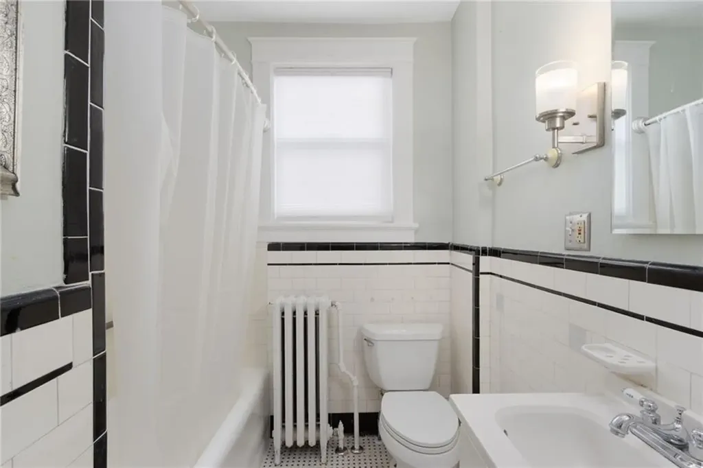 104 Bliss Road Newport RI 02840