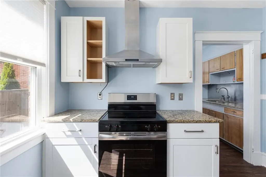 104 Bliss Road Newport RI 02840