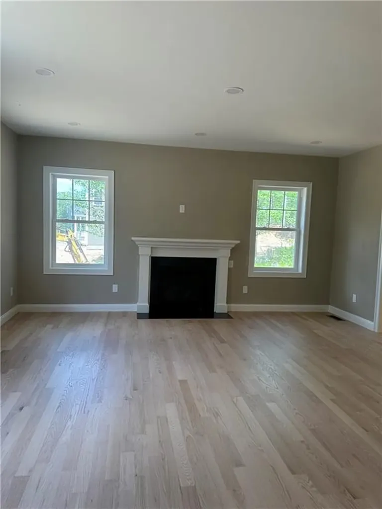 5 Harmony Lane Exeter RI 02822