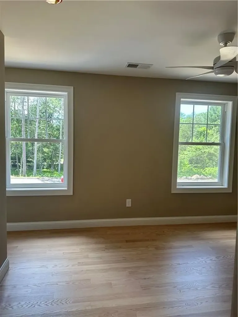 5 Harmony Lane Exeter RI 02822