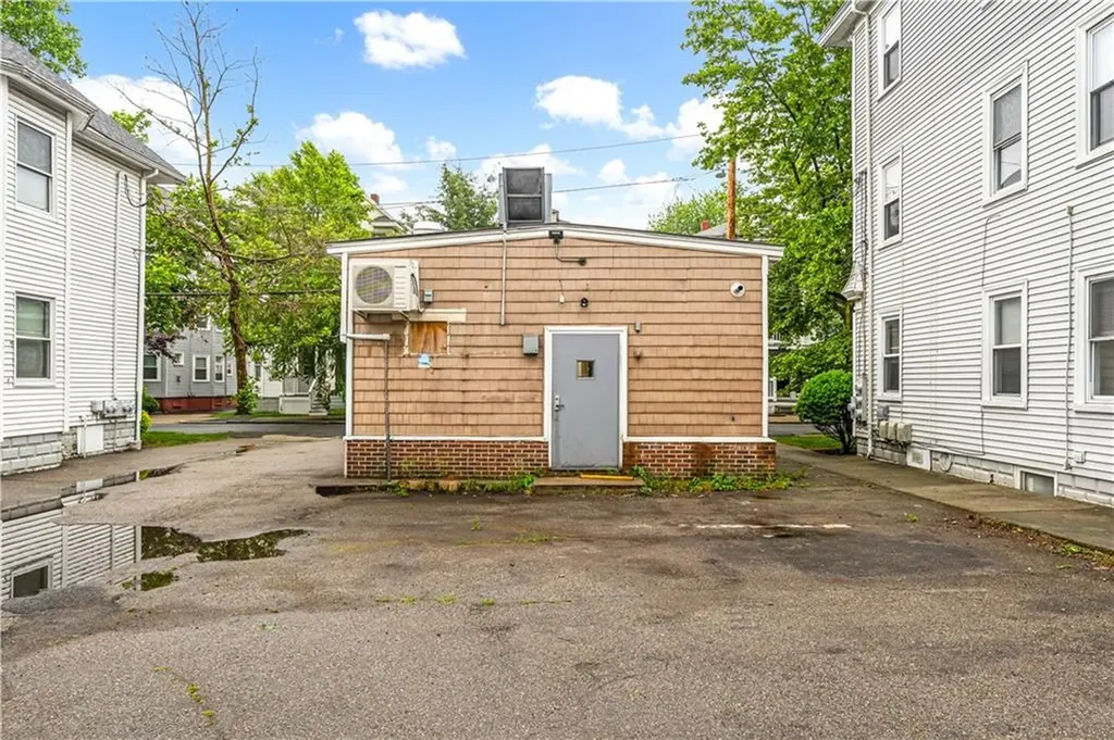 228 Oakland Avenue Providence RI 02908