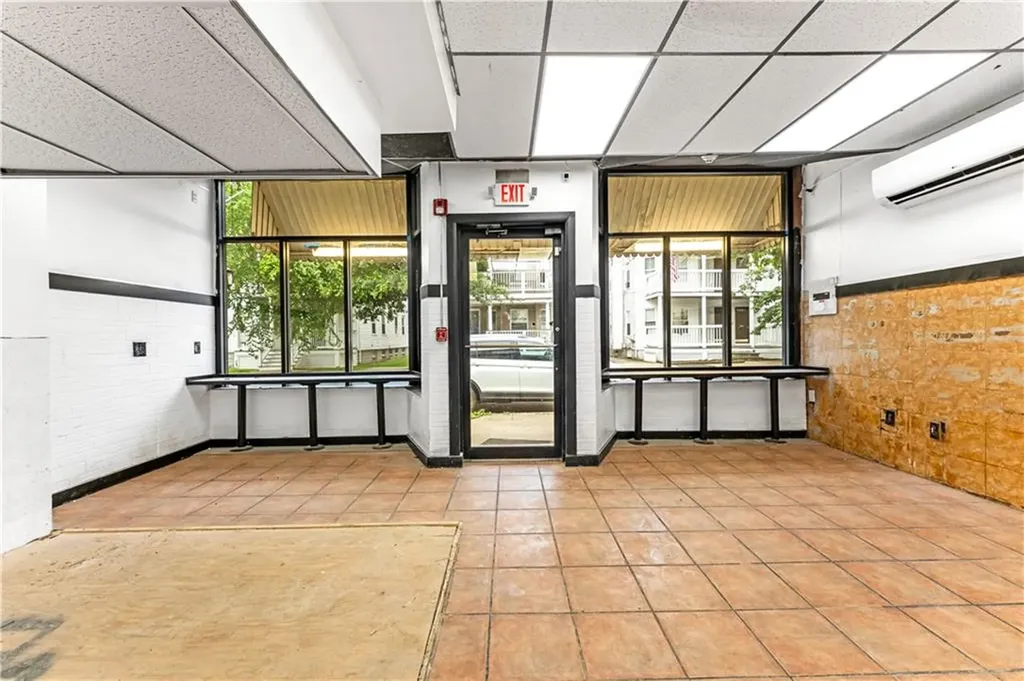 228 Oakland Avenue Providence RI 02908