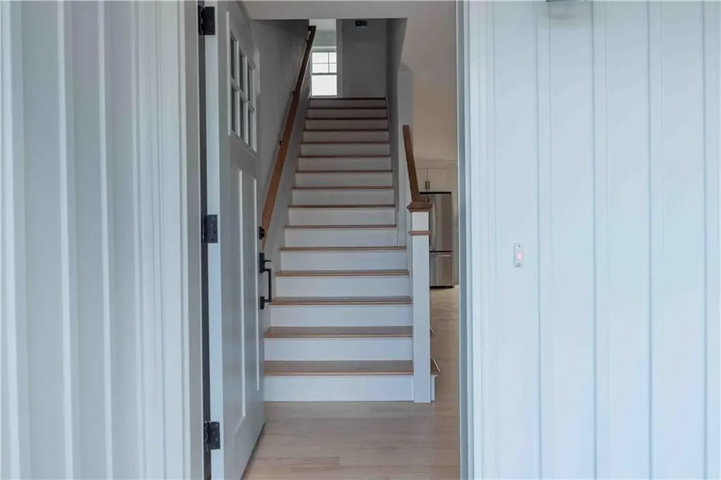 30 Recess Lane Warwick RI 02889