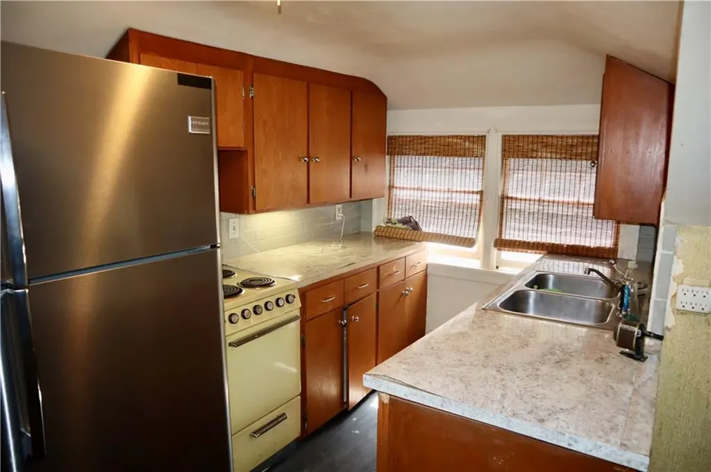 133 Wampanoag Trail East Providence RI 02915