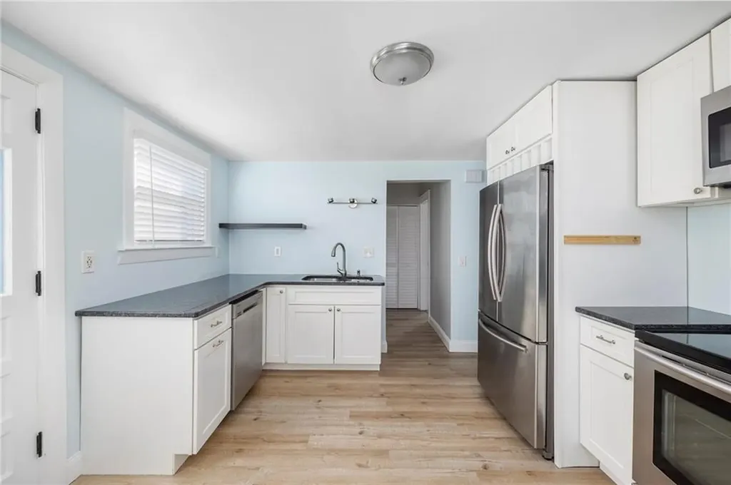 82 Burnside Avenue Newport RI 02840