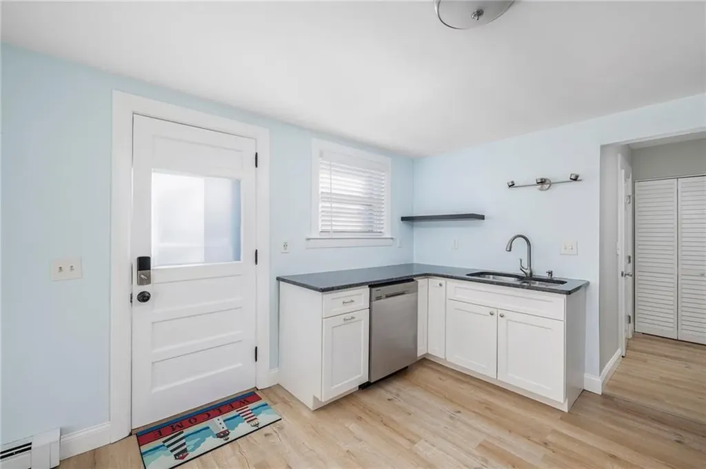 82 Burnside Avenue Newport RI 02840