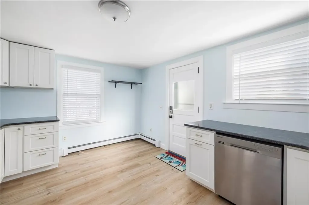 82 Burnside Avenue Newport RI 02840