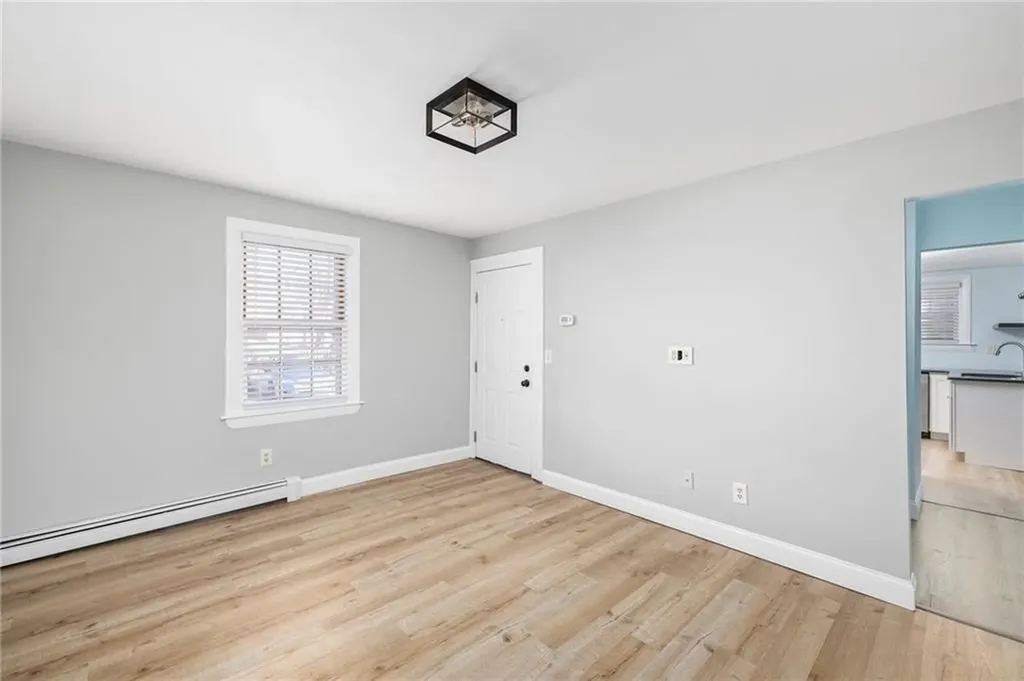 82 Burnside Avenue Newport RI 02840