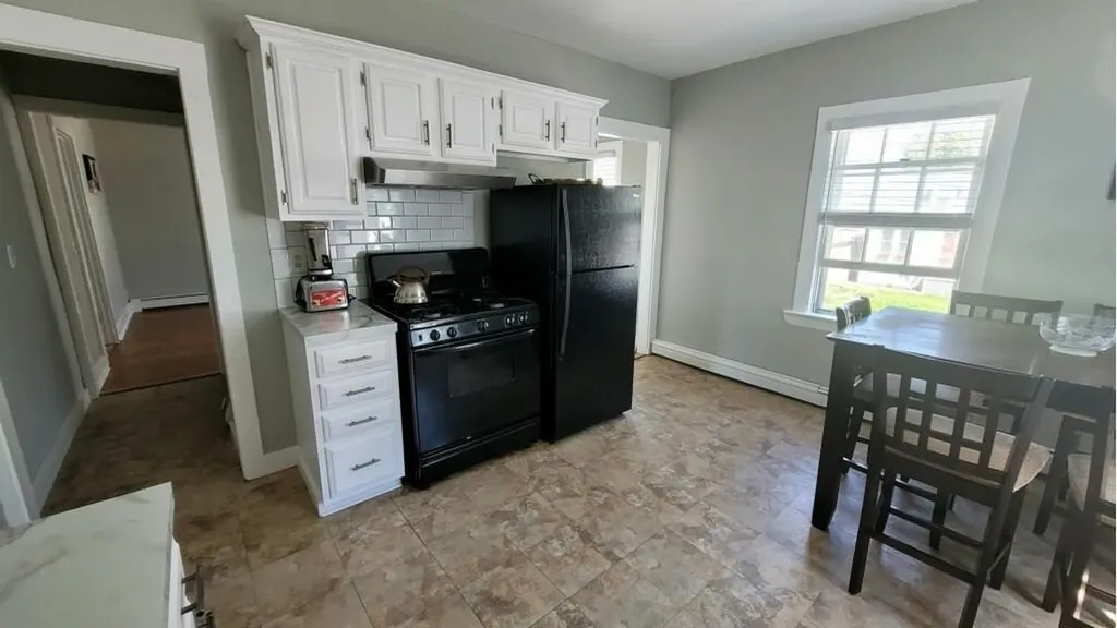 82 Burnside Avenue Newport RI 02840