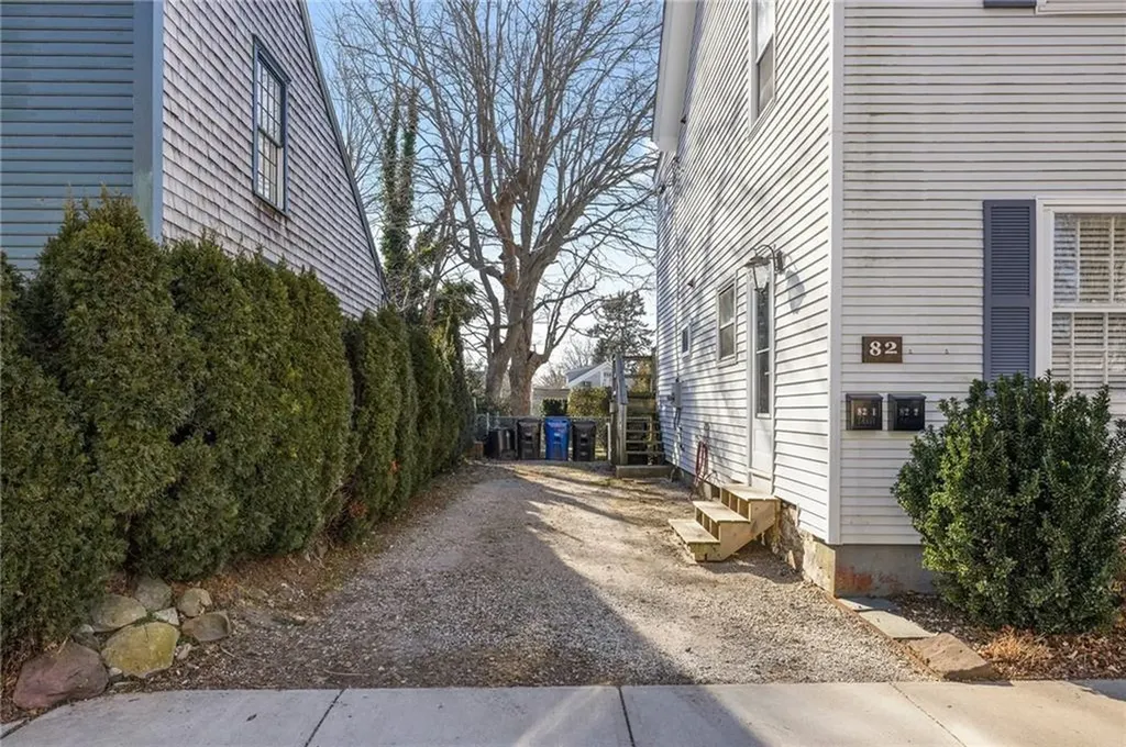 82 Burnside Avenue Newport RI 02840