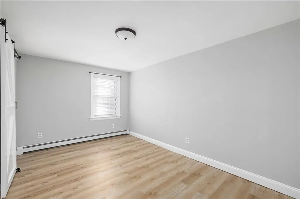 82 Burnside Avenue Newport RI 02840