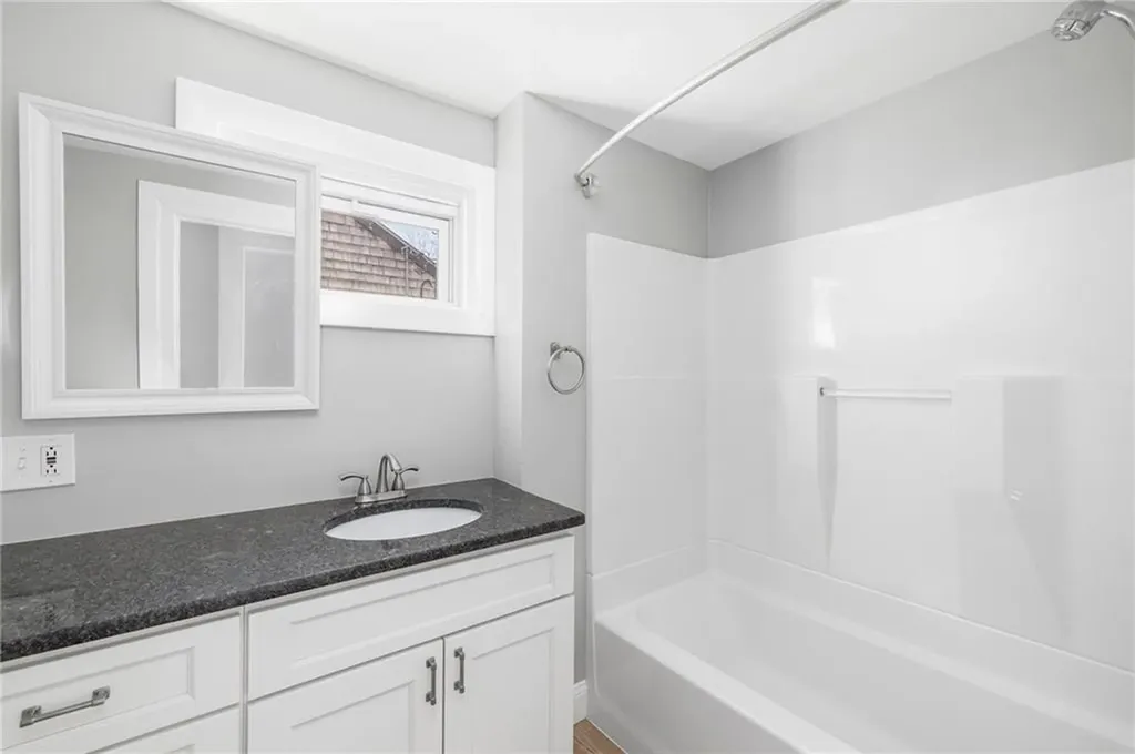 82 Burnside Avenue Newport RI 02840