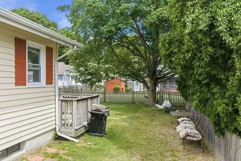 117 Fales Road Bristol RI 02809