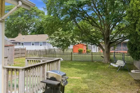 117 Fales Road Bristol RI 02809