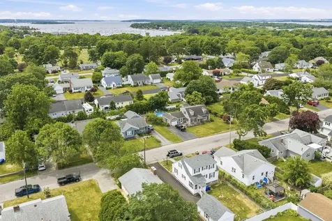 117 Fales Road Bristol RI 02809