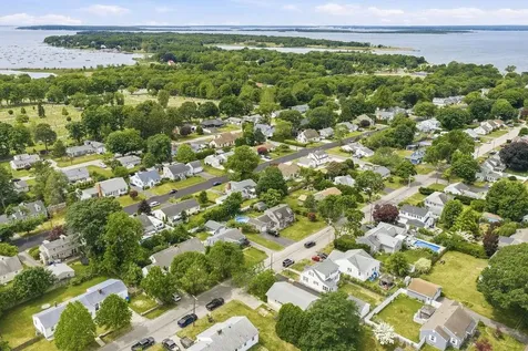117 Fales Road Bristol RI 02809