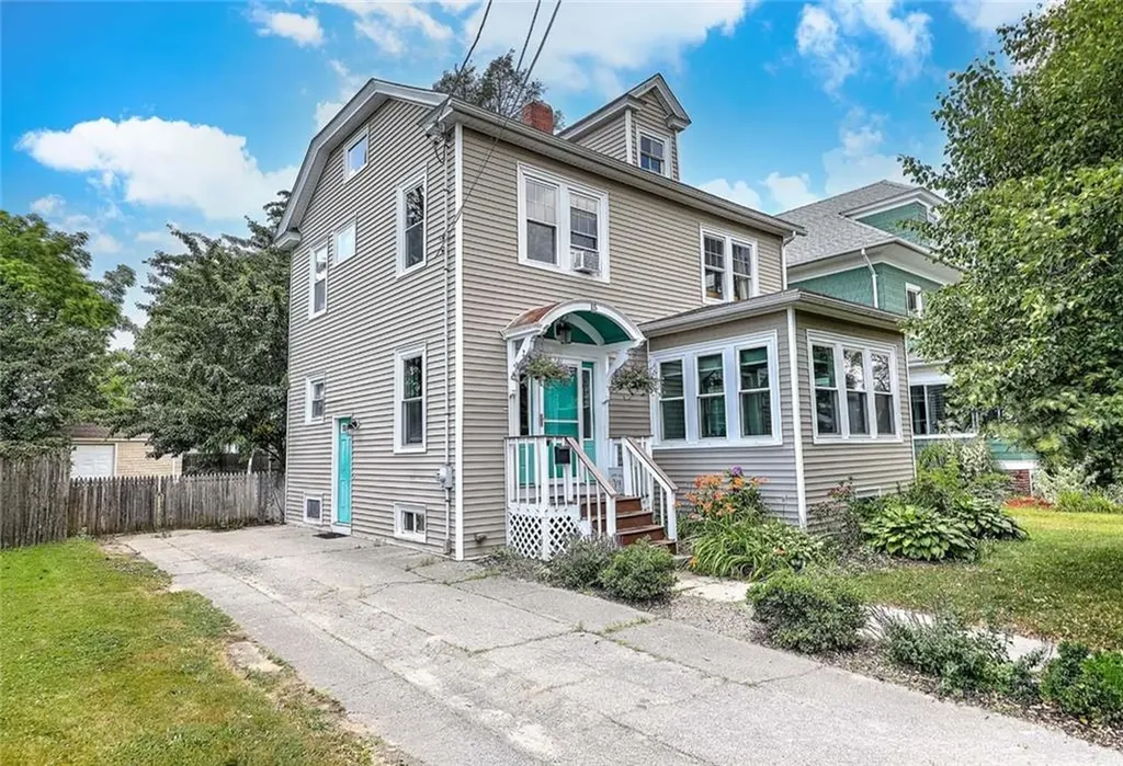 15 Bow Street Cranston RI 02905