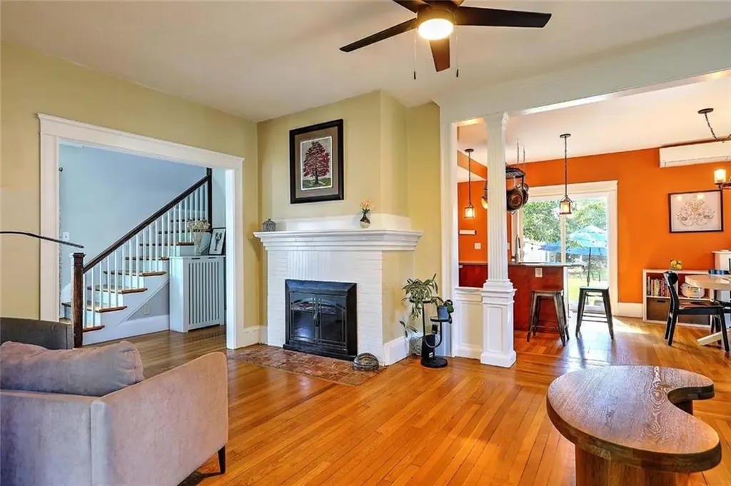 15 Bow Street Cranston RI 02905