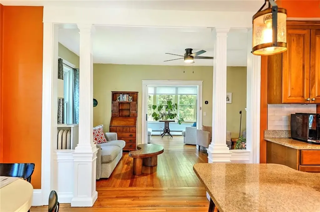 15 Bow Street Cranston RI 02905