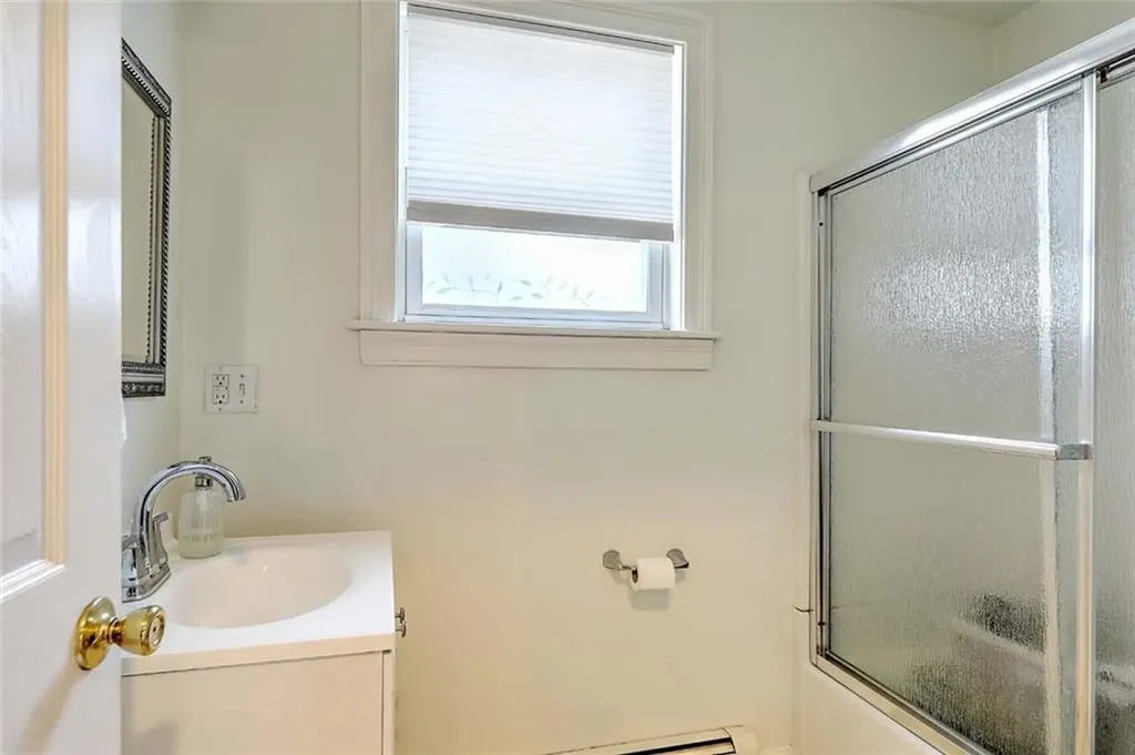 15 Bow Street Cranston RI 02905