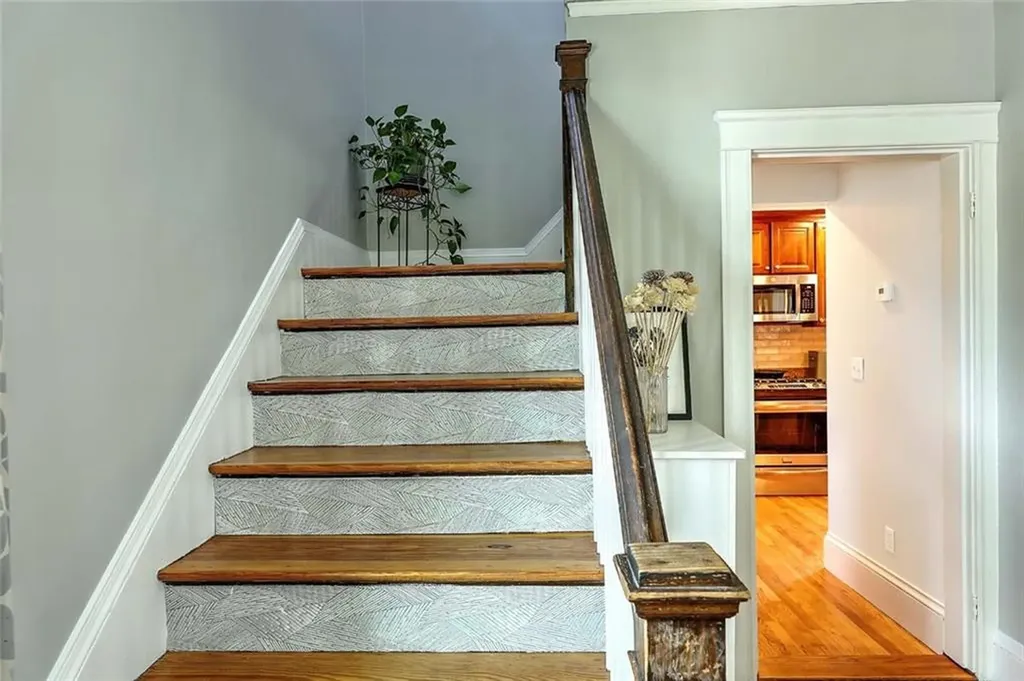 15 Bow Street Cranston RI 02905