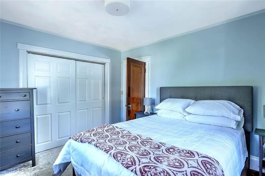 15 Bow Street Cranston RI 02905